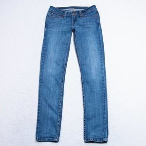 Levis Jeans Womens 28x30 Straight Leg Med Blue Wash Denim